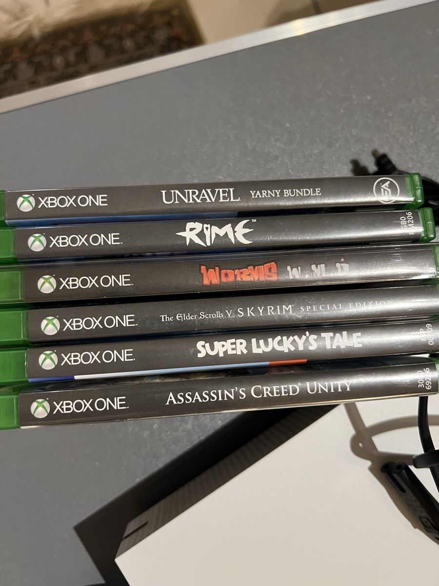 Microsoft Console: Xbox One Konsole mit viel Zubehör – Nuovo (secondo la descrizione) da Rupperswil venduto da sige82 1