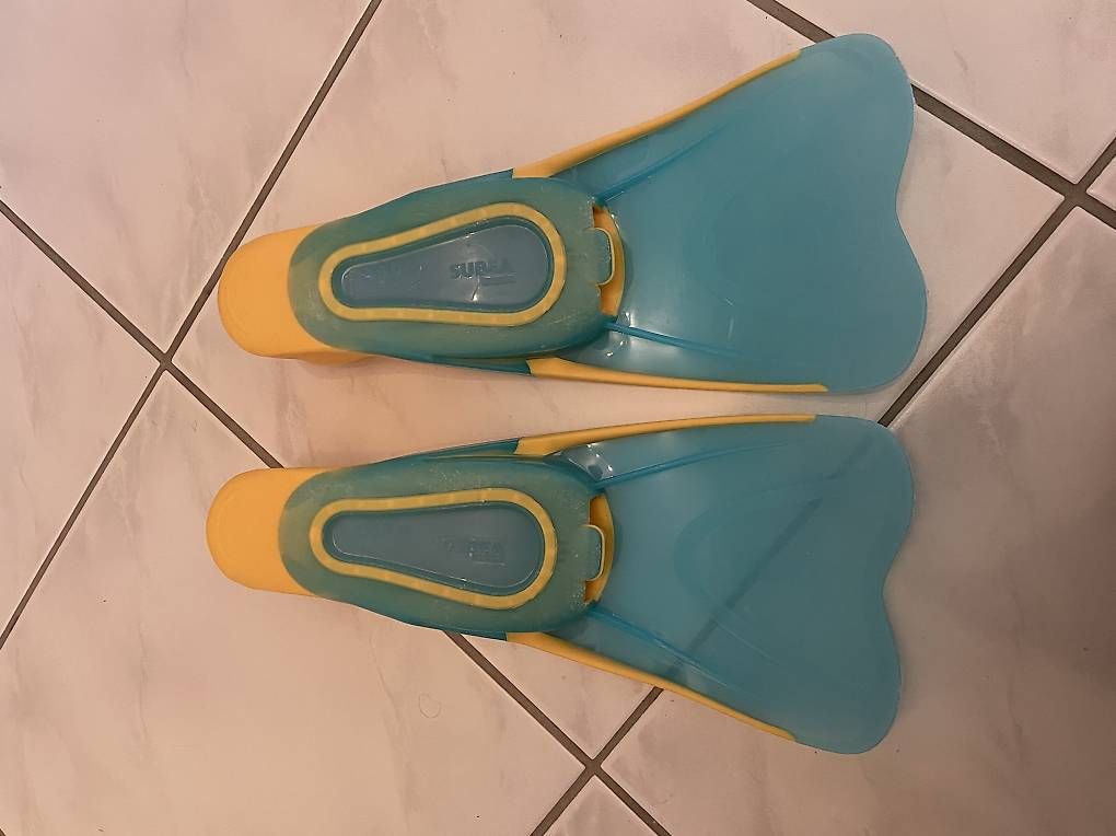 Decathlon Pinne, Maschere & Boccagli: Schwimmflossen Gr.30/31 – Usato da Schwellbrunn venduto da N_adine-92 1