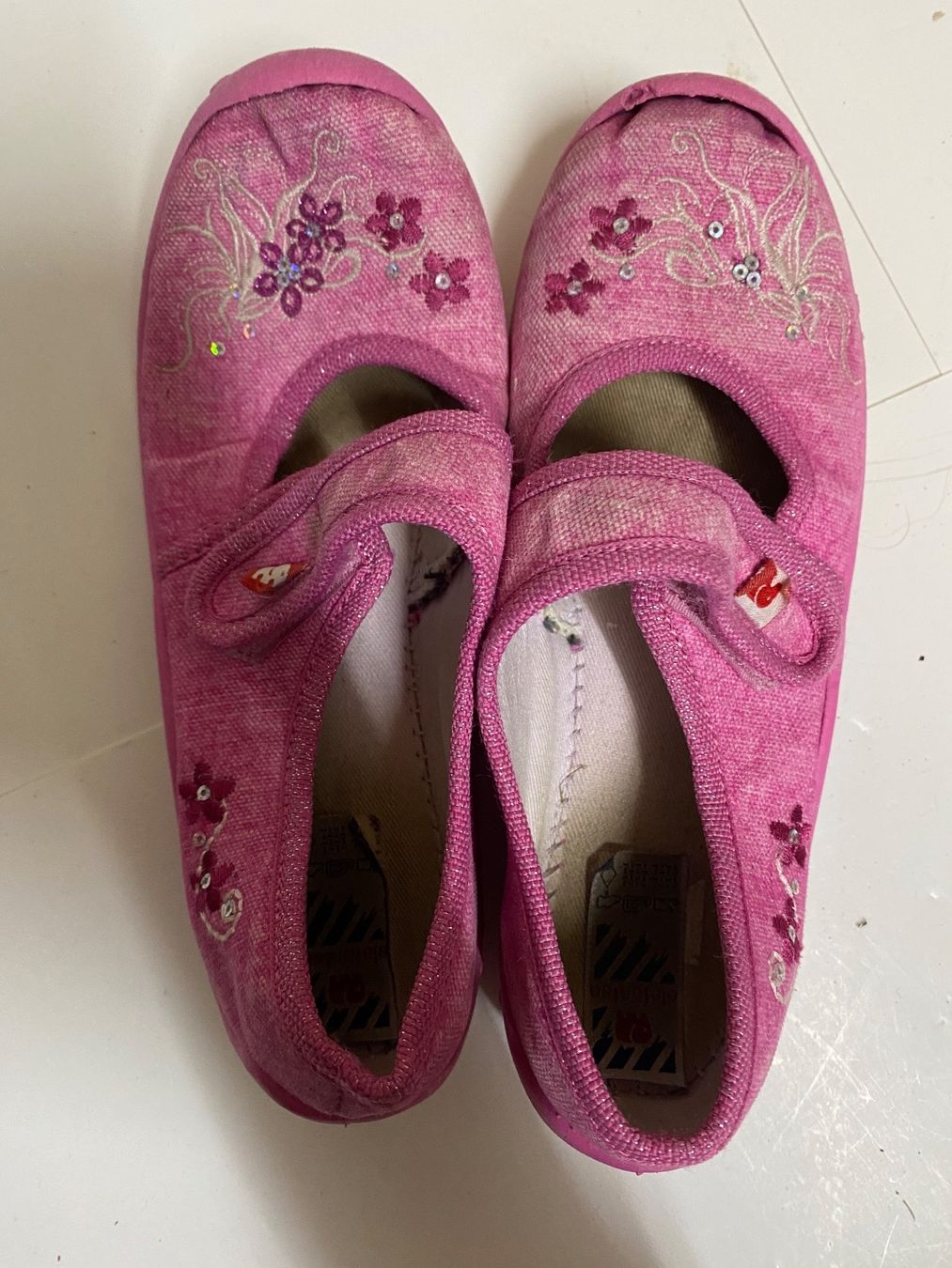 Elefanten Schuhe für Mädchen: Hausschuhe Elefanten 30 – Gebraucht aus Leibstadt von Shopcity