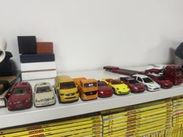 Diverse Spielzeugautos