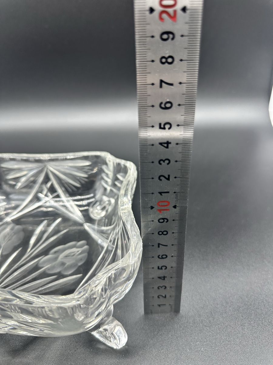 Ciotole: Crystal Footed Candy Dish - Vintage Elegant Design! – Usato da Villmergen venduto da JacRon 1