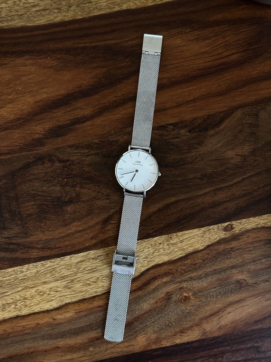 Daniel Wellington Uhren: Daniel Wellington Uhr, Damen/Herren, Silber – Gebraucht aus Zürich von van_6v8q
