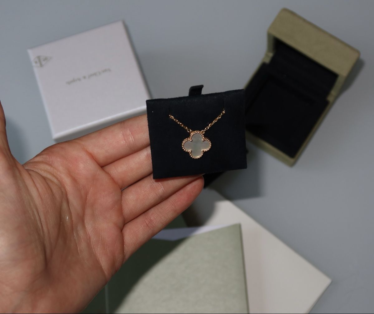 Van Cleef Ketten: Van Cleef & Arpels Set Ohrringe + Halskette  – Neu (gemäss Beschreibung) aus Zürich von su8_29ks 2