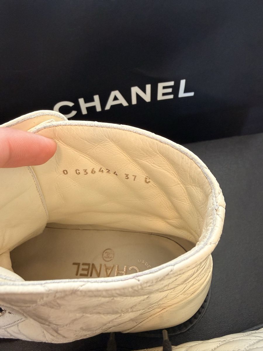 Chanel Chaussures femmes: Chanel Stiefelette  – D'occasion à Pratteln par Samantha... 2