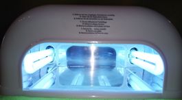 UV Lampe von Fing'rs in Weiss für schöne Nägel