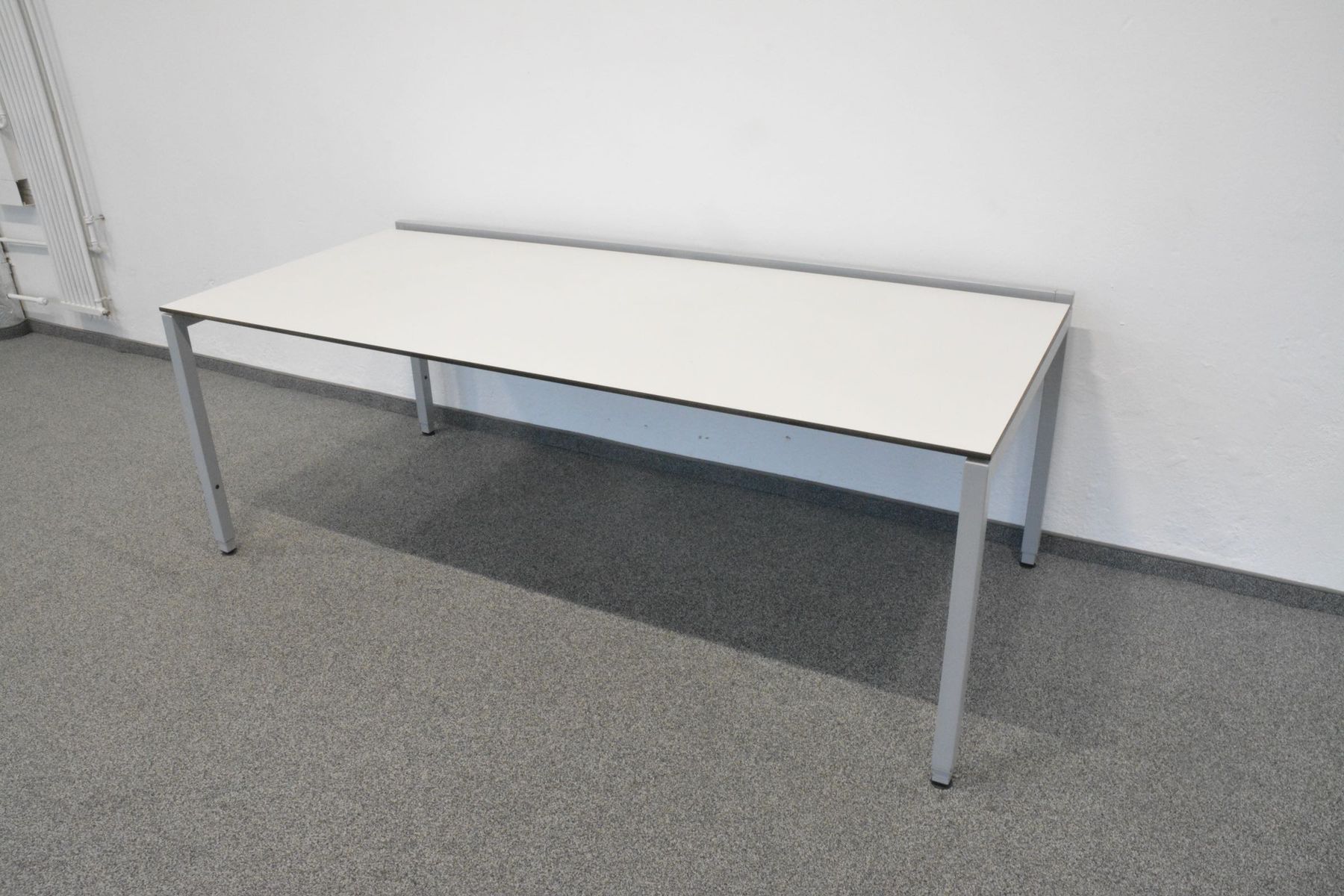 Lista Scrivanie: Lista Office Motion Schreibtisch 2000x900mm - Kieselgrau mit – Usato da Schönenwerd venduto da mcofficeshop 3