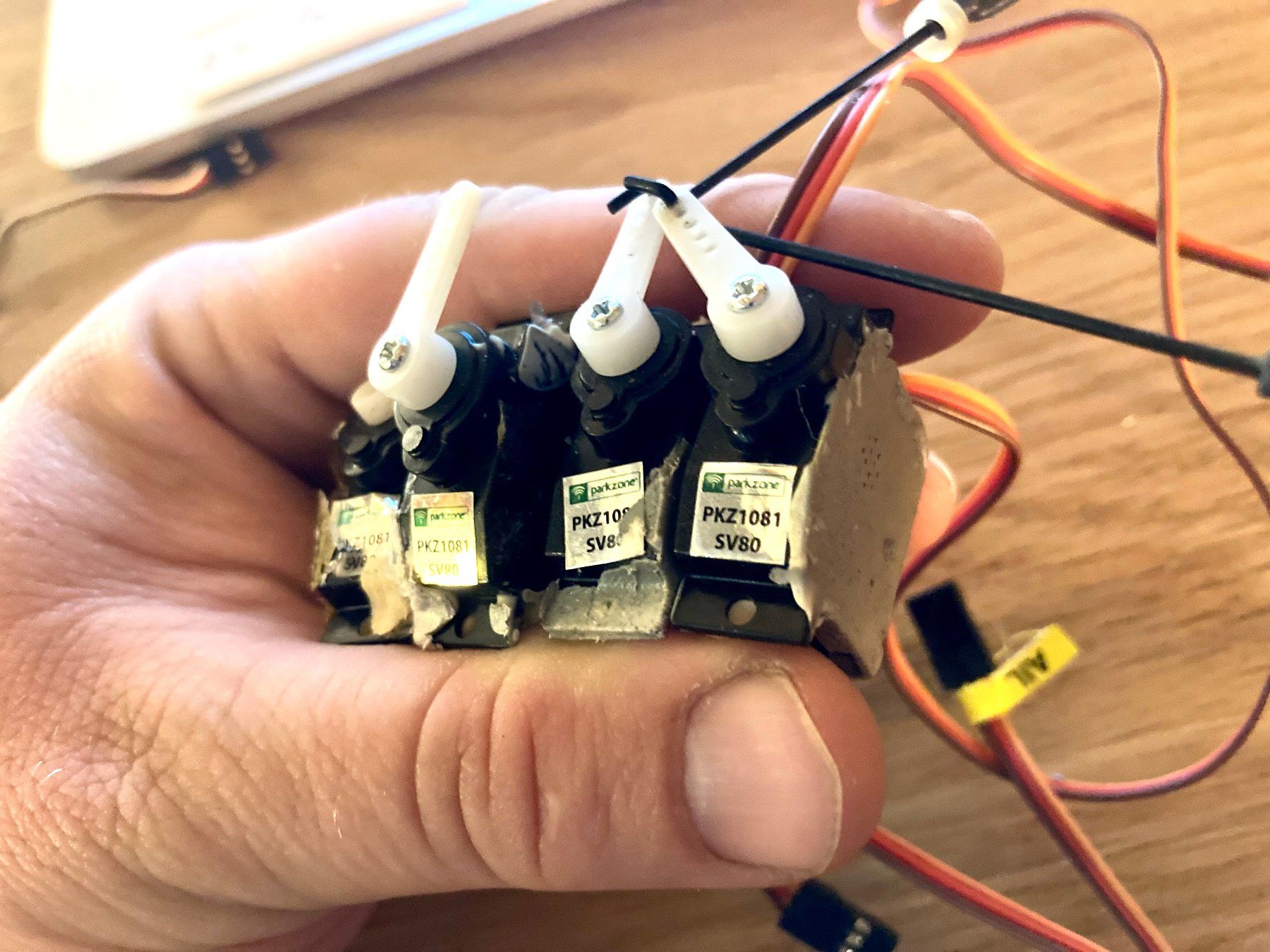 Modellismo RC: 4x Servomoteur Parkzone SV80 – Usato da Trélex venduto da Arnaudyak 1