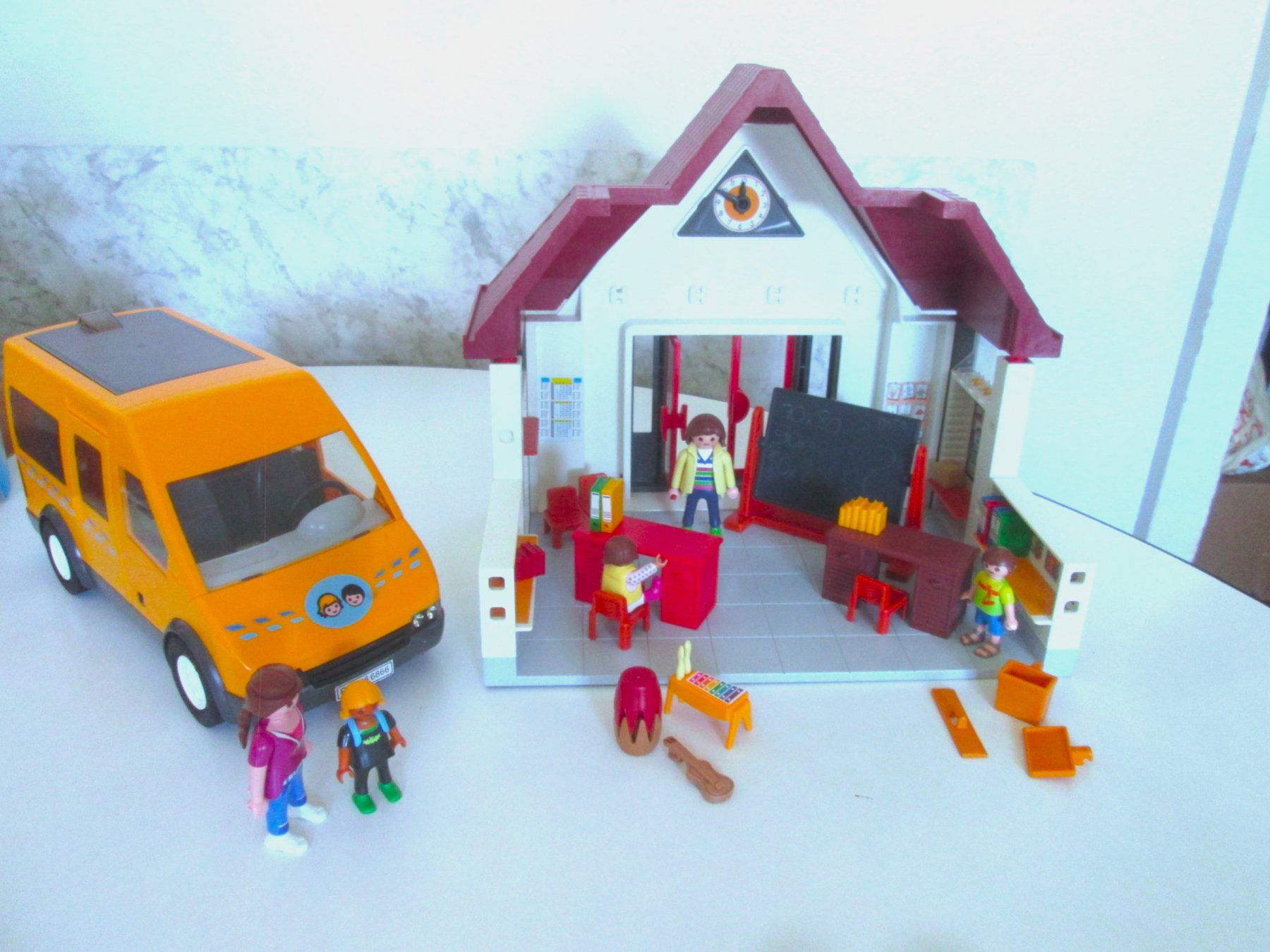 Playmobil Giocattoli: Playmobil Schule + Schulbus – Usato da Sementina venduto da babucia