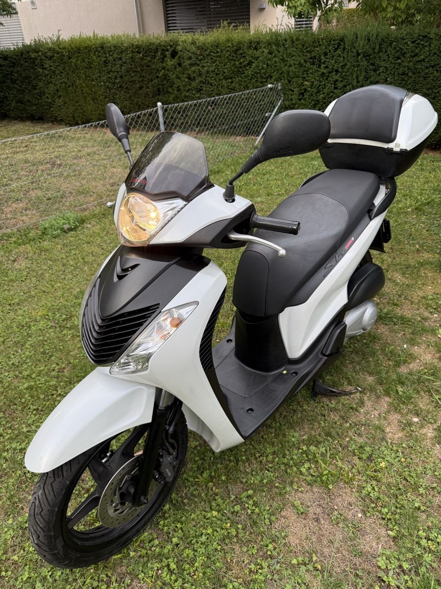 Honda Scooters: HONDA SH 125 CC – Defekt aus Winterthur von Fabio_46 1