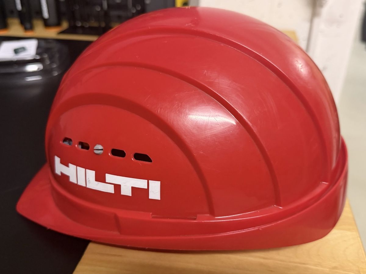 Protezione per viso e udito: Hilti Baustellenhelm schuperth – Usato da Nottwil venduto da marcowu79