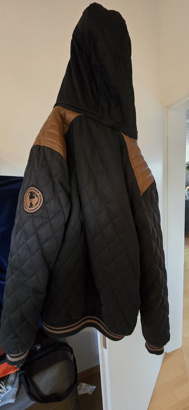 Giacche: Winterjacke – Usato da Adlikon venduto da SkodaFabia92