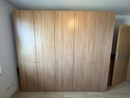 5-türiger hochwertiger Schrank