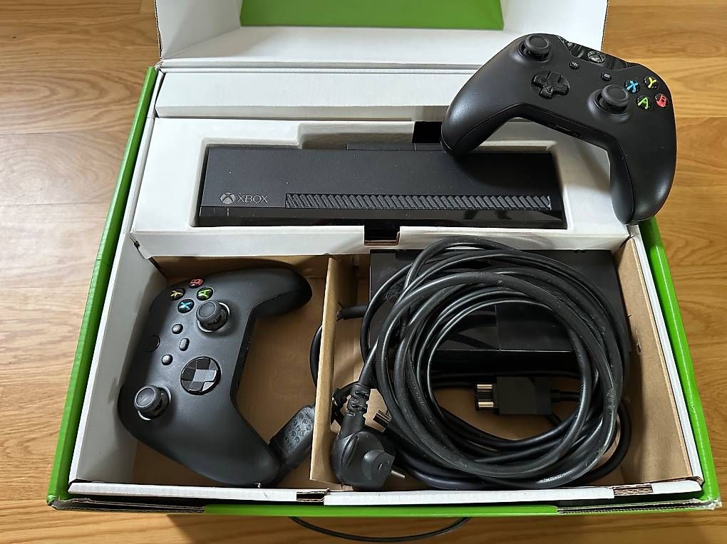 Console: Xbox One 1TB mit 2 Controller und Kinect – Usato da Aadorf venduto da RS1984 2