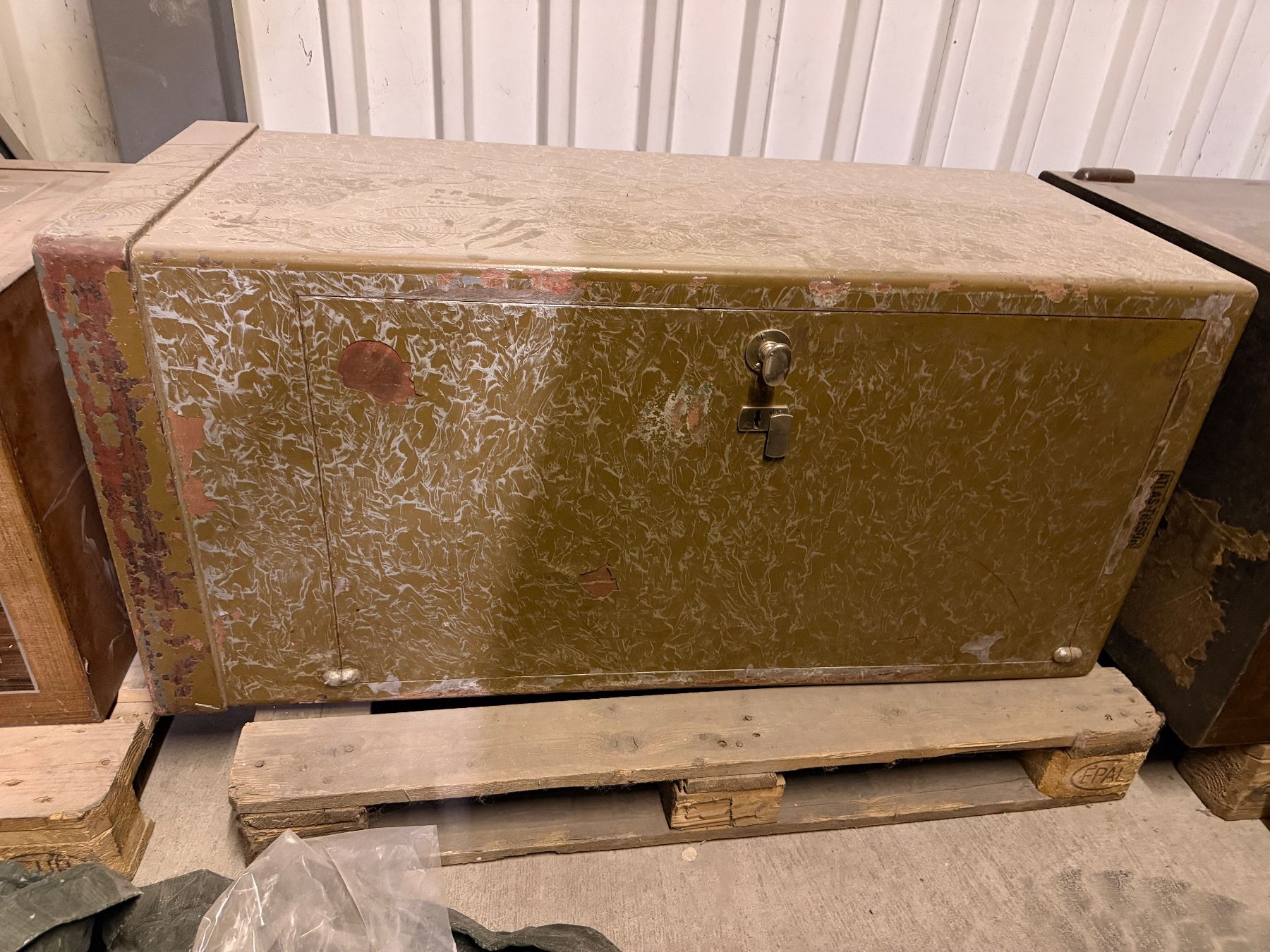Casseforti: Massiver alter Tresor / Safe – Usato da Küsnacht ZH venduto da Icon21
