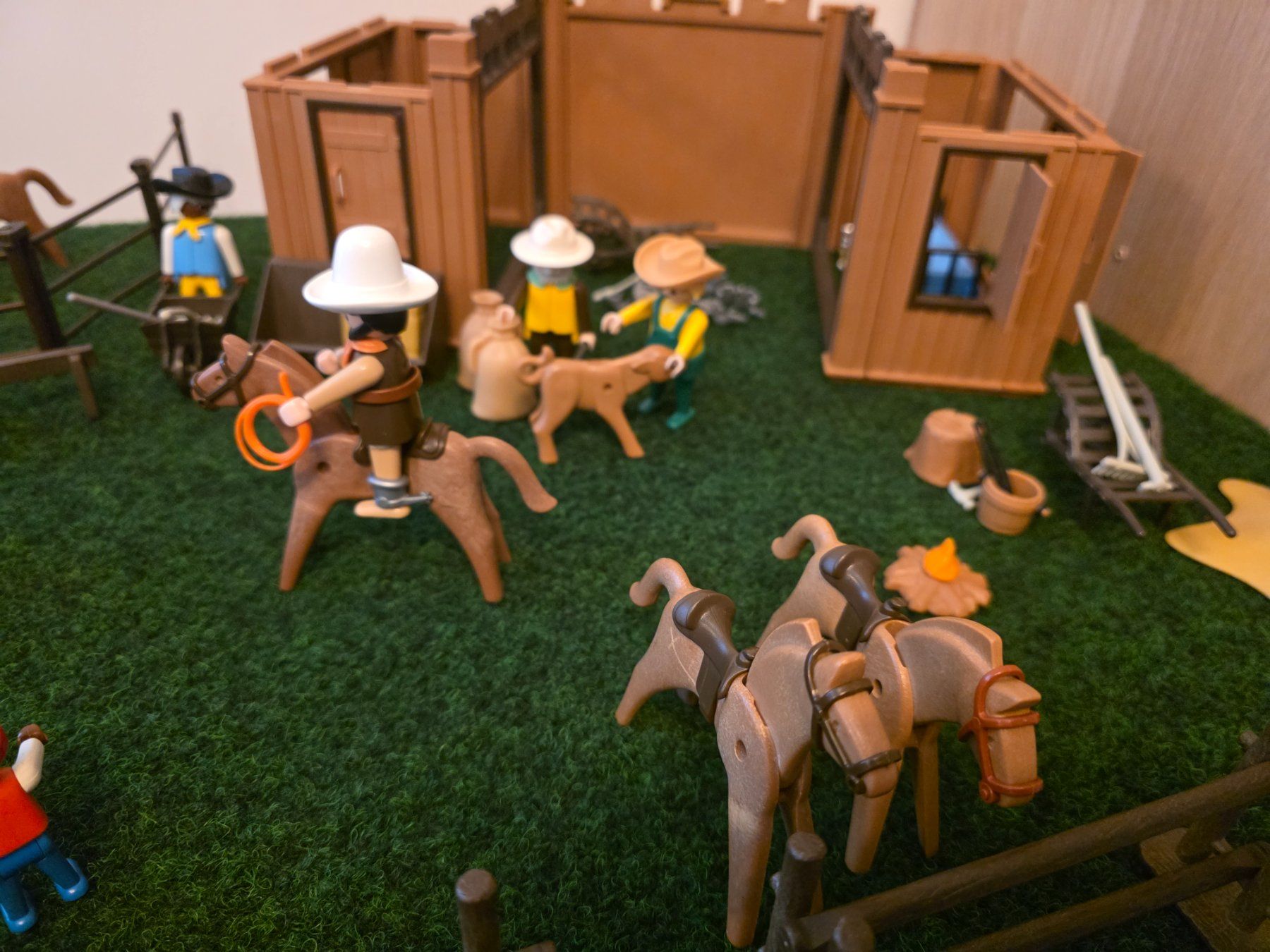 Playmobil Spielzeuge: Playmobil Silver Ranch mit Zubehör – Gebraucht aus Kreuzlingen von Turbothom81 3