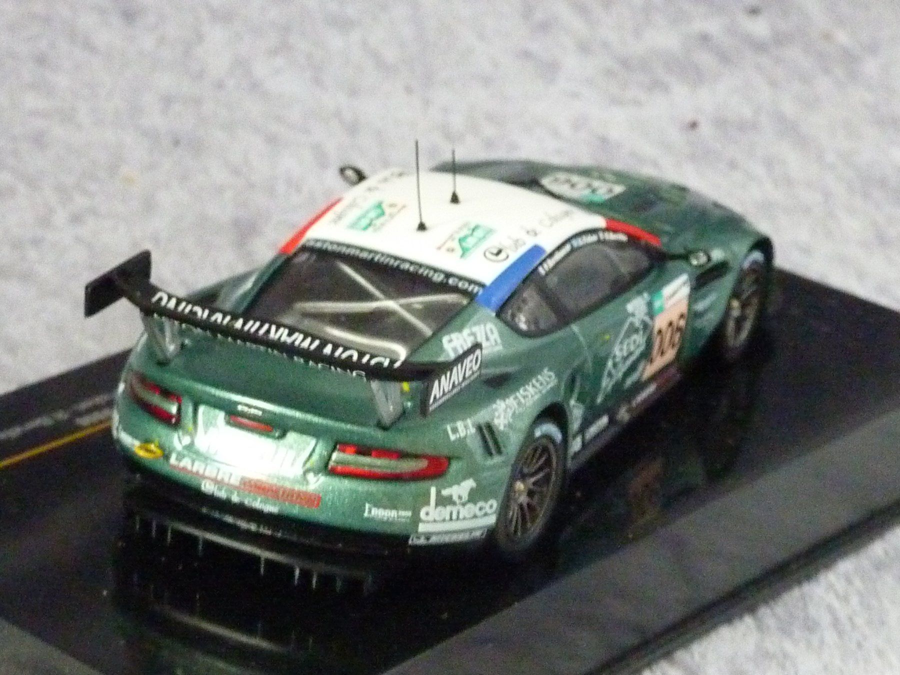 Aston Martin Modellautos: Aston Martin DBR9 Le Mans  1:43 – Neu und originalverpackt aus Dürrenäsch von modellautos4you 4