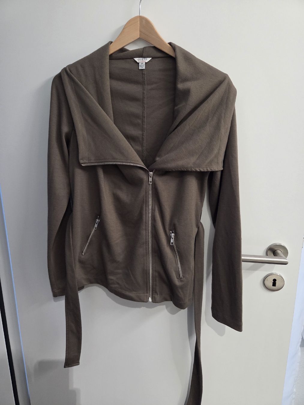 Guess Giacche: Jäckchen von Guess Gr. S – Usato da Kriens venduto da ..stx..