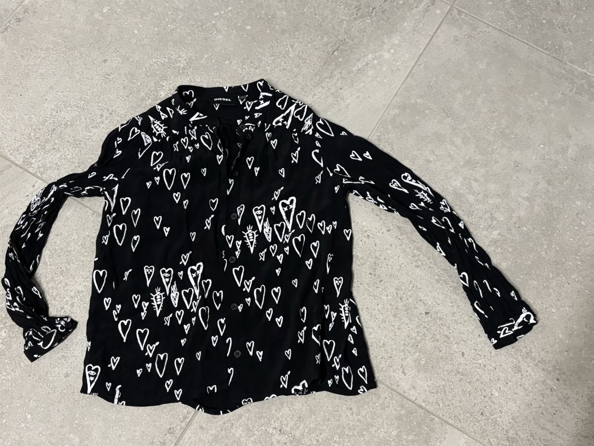 Blouses, T-shirts & Tops: Chemisier blouse chic Diesel 8 ans – D'occasion à Salvenach par gwenwywar
