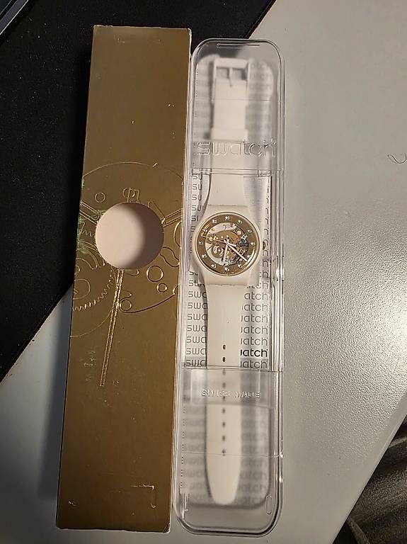 Swatch Orologi: Swatch Uhr SUOZ148 - ungetragen – Usato da Volketswil venduto da atzakas
