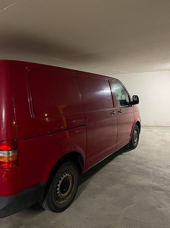 VW Veicoli commerciali: VW T5.1 Transporter 2.5 TDI – Usato da Oberkirch LU venduto da Manuel_Haefliger 1