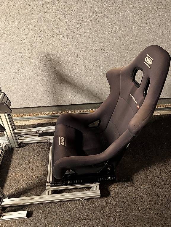 Giochi: Châssis simracing profilé alu – Usato da Bevaix venduto da yle_9hb2