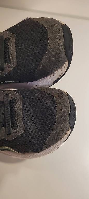 Asics Schuhe für Jungen: Snekers Asics, Gr.28.5 (17.5cm) – Gebraucht aus Meilen von ele_bg8k 1
