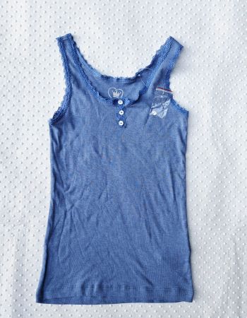 Sommerliches Top in Blau mit Spitze, Grösse 146/152 - Neu!