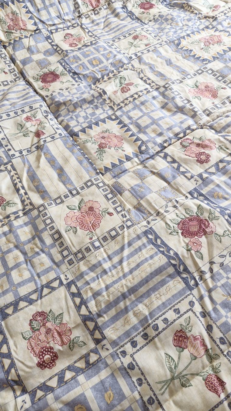 Coperte: Wende- Tagesdecke – Usato da Frauenfeld venduto da Steiner0412 4