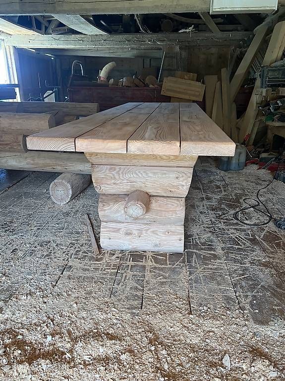 Tavoli: Rundholztisch, Gartentisch, Holztisch – Usato da Wasen im Emmental venduto da fix87 1