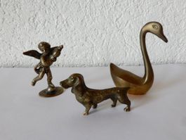 3 Sammelfiguren aus Messing Schwan, Putti, Dackel