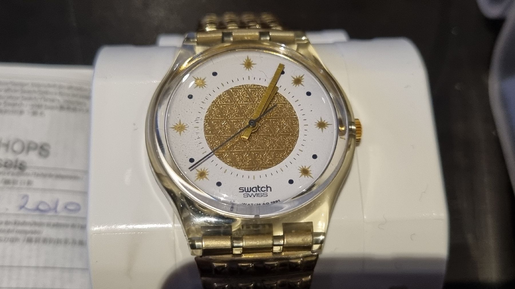 Swatch Orologi: Swatch Unisexe dorée,édition limitée, TBE – Nuovo (secondo la descrizione) da Vésenaz venduto da labonnevente83 2