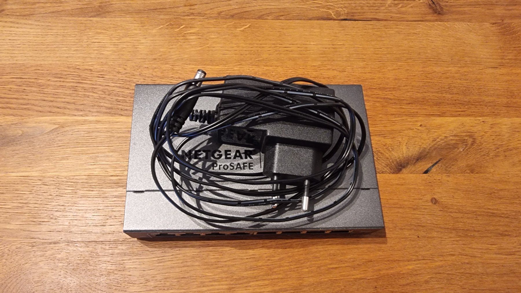 Netgear Hub & Switch: Netgear ProSafe GS108E Switch – Usato da Russikon venduto da fino99 2