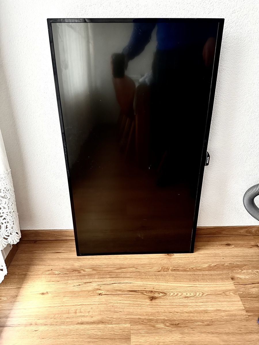 Philips Fernseher: PHILIPS TV LED - 40''/99cm Full HD – Defekt aus Kriens von Big_leo