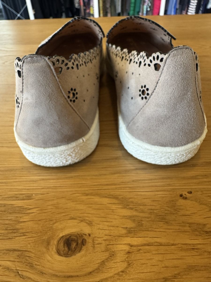 Scarpe da donna: Schuhe UNNÜTZER – Usato da Knonau venduto da geb_zc7b 2