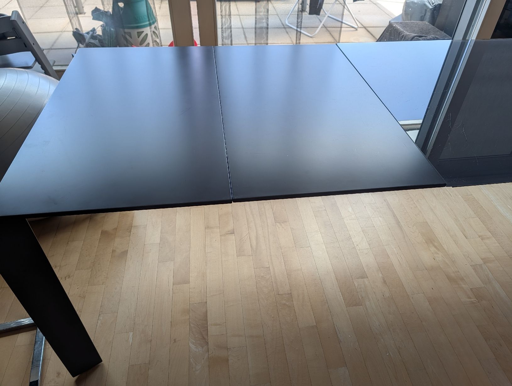Pfister Tavoli: Eleganter Esstisch mit Glasplatte, Anthrazit/Schwarz – Usato da Worb venduto da kunz1992 6