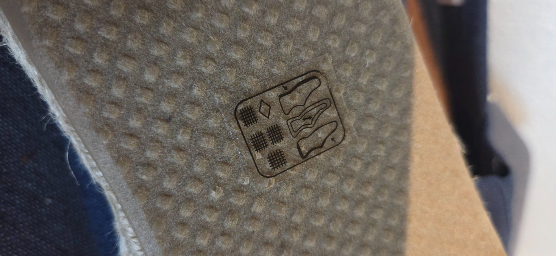 Scarpe da uomo: ZZZ: Stoffschuh Grösse 43.5 – Nuovo (secondo la descrizione) da Bremgarten b. Bern venduto da Marge7979 4
