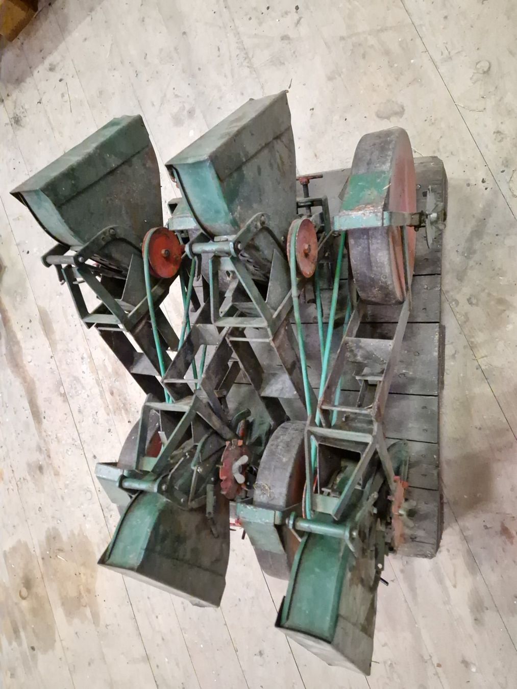 Tutte le macchine: Sembdner Sähkörper, Sähmaschine – Usato da Roggwil TG venduto da Rollingmaster 3