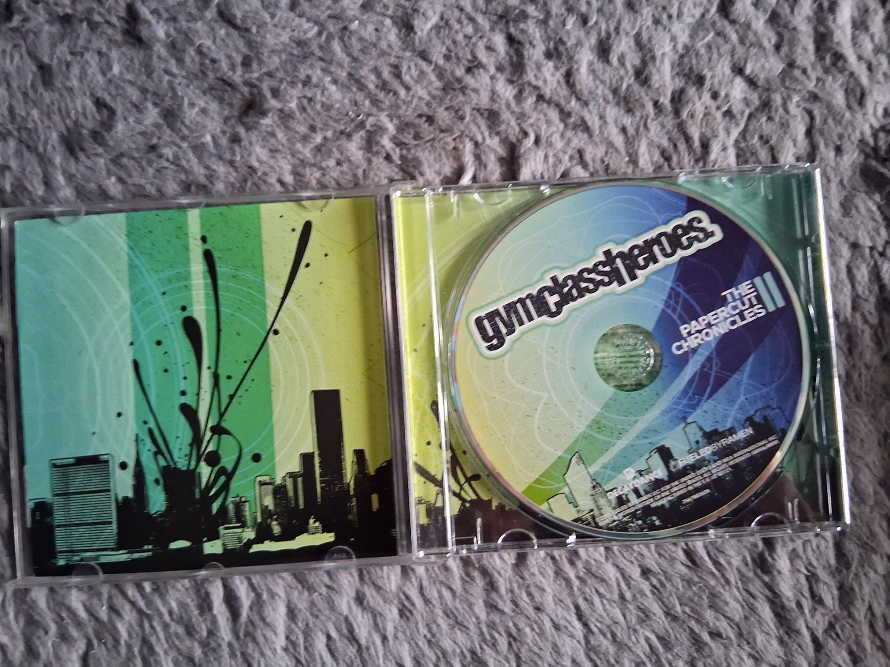 CD: GYM CLASS HEROES     THE PAPERCUT CHRONICLES     CD – Usato da Wetzikon ZH venduto da Ramones01 2
