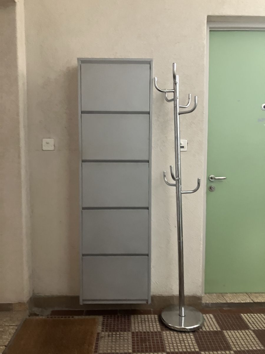 Scaffali: Metal regal Schuhe – Usato da Zürich venduto da TatiKul