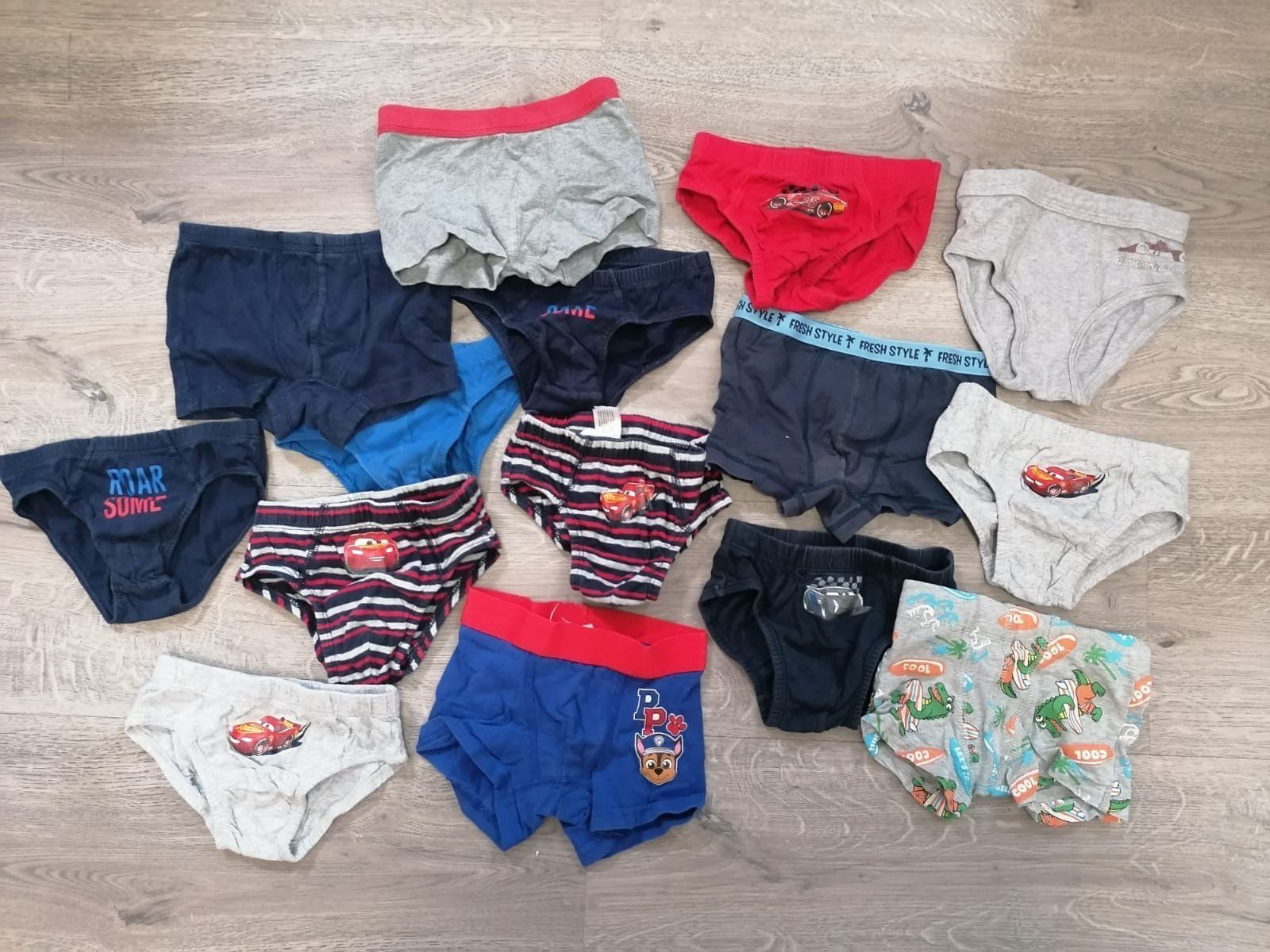 Sous-vêtements: Jungen Boxer/Slips Gr. 98/104 – D'occasion à Thalwil par myandine
