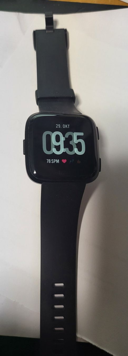 Fitbit Smartwatch: Fitbit Versa Smartwatch, Top Zustand! – D'occasion à Konolfingen par noie