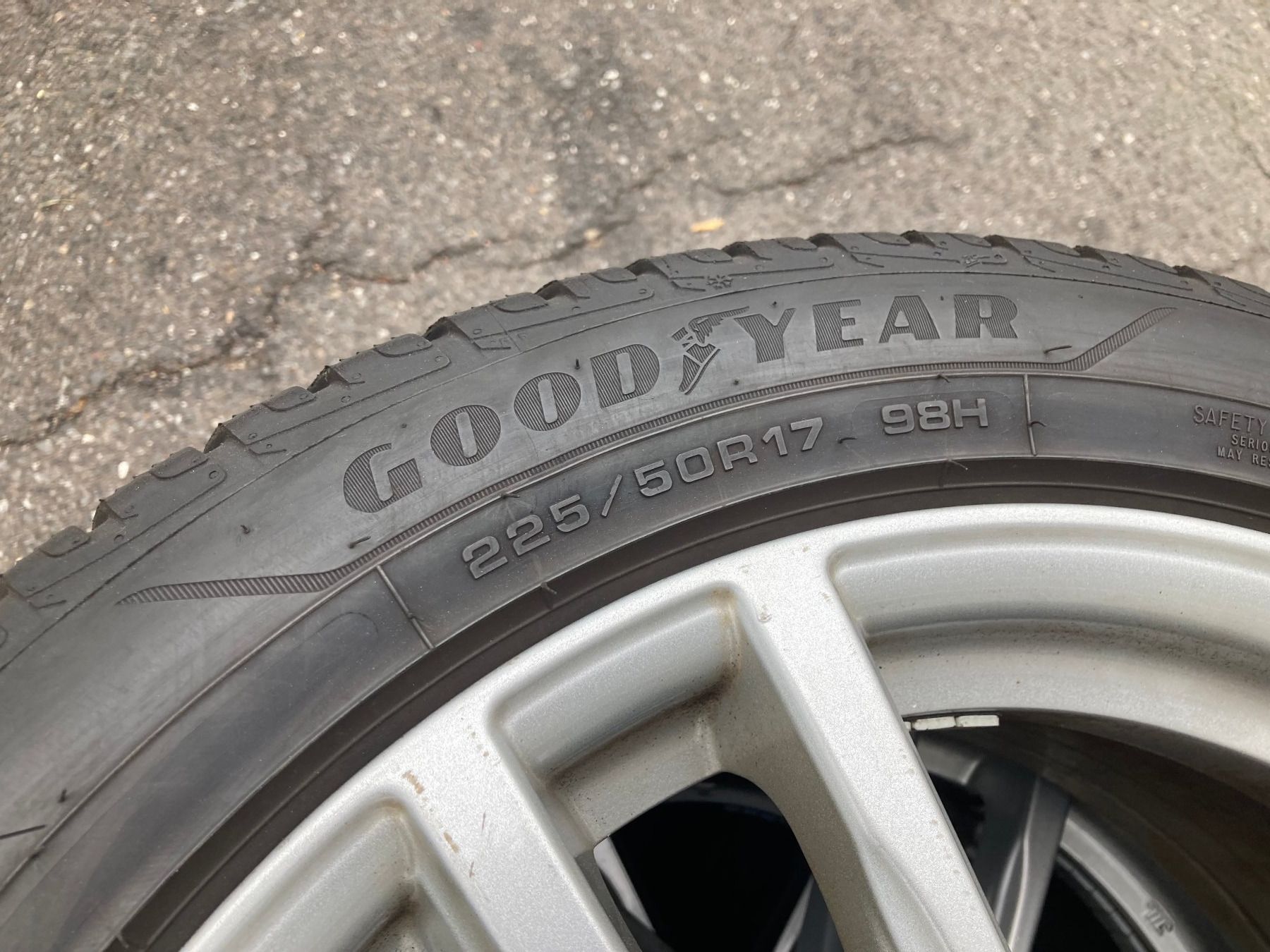 BMW Pneumatici & Ruote complete: BMW 320 Winterräder 225/50R17 – Usato da Cham venduto da WB2223 5