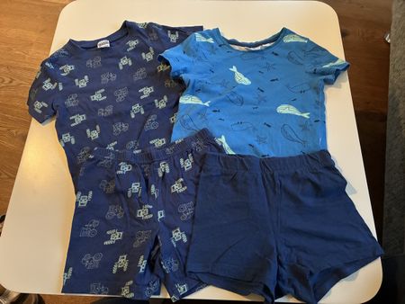 2 coole Pyjama für Jungs in Größe 80/86