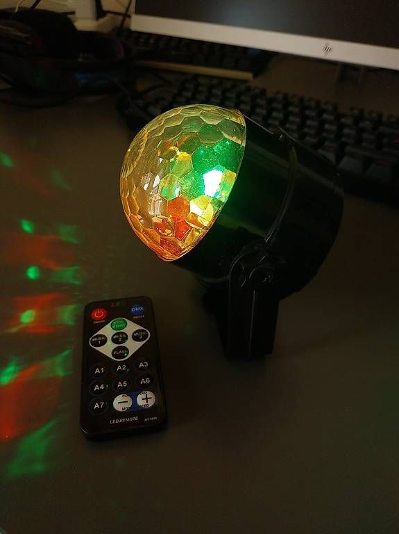 Tutte le decorazioni: 1xStrobo Licht und 2x LED Disko Kugeln – Usato da Bennwil venduto da gab_v6rw 3