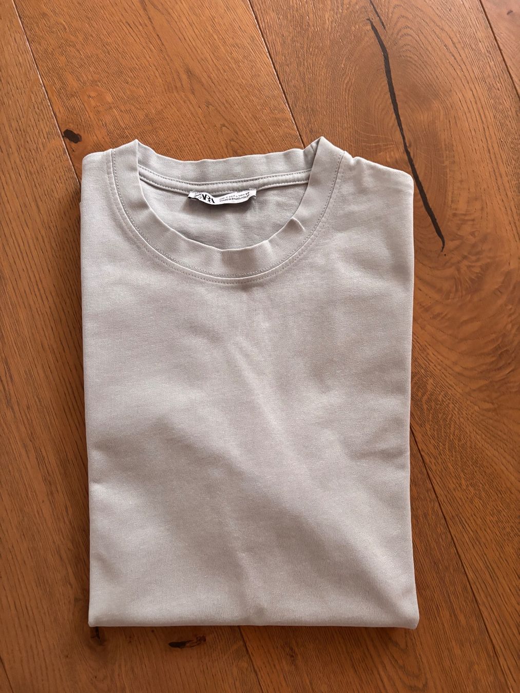 Zara T-shirts: Hellgraues Basic T-Shirt – D'occasion à Trübbach par Nico.Broder 2