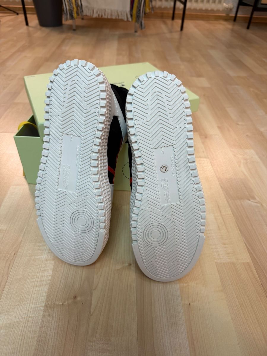 Scarpe da uomo: OXX White Sneaker High Top Sneaker – Nuovo (secondo la descrizione) da Allschwil venduto da ale_99l7 4