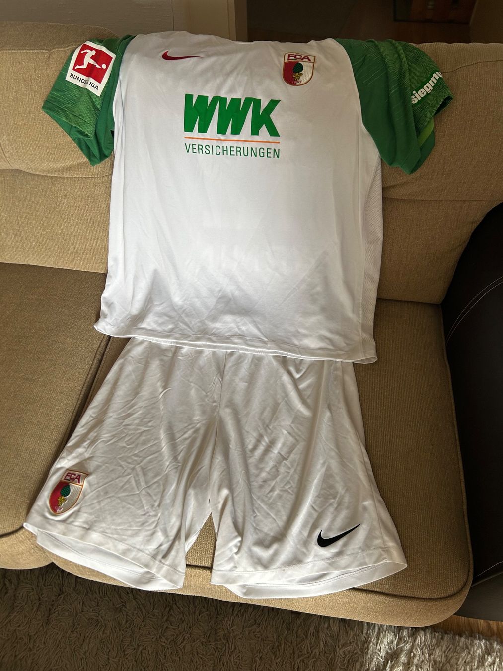 Nike Canottiere & Pantaloni: FC Augsburg Bundesliga – Usato da Schaffhausen venduto da arm_x5nn 7