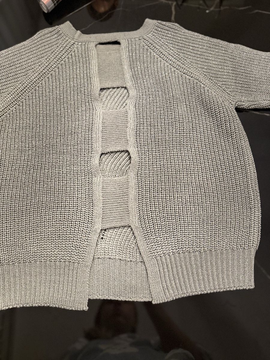 Guess Maglioni & Felpe: Guess Strickpullover, silber, Rückendetail, Gr. M, Neuwertig – Nuovo (secondo la descrizione) da Thun venduto da mama2007 2