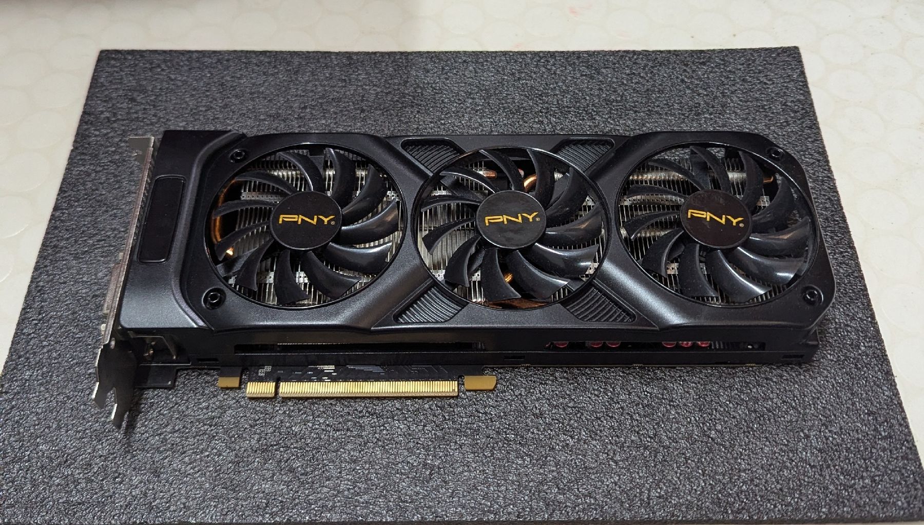 Carte Graphique ASUS GTX 770 2Go GDDR5 - Occasion - NVIDIA GeForce