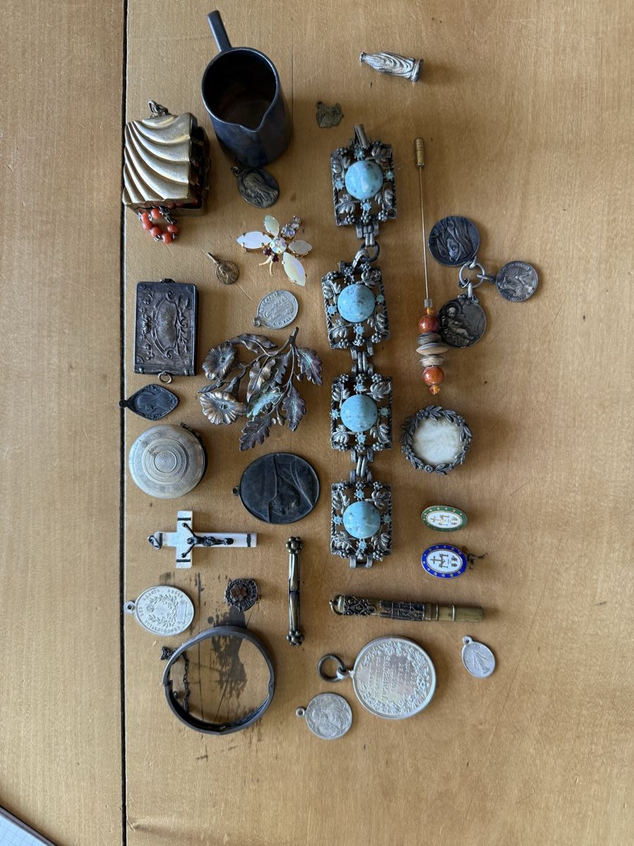 Altri gioielli: Lot de bijoux – Usato da Les Bayards venduto da aout